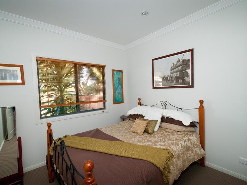 7/13																										Lincoln Road
														
								Port Macquarie, NSW 2444, Port Macquarie - Thumbnail 8