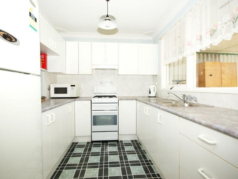 7/13																										Lincoln Road
														
								Port Macquarie, NSW 2444, Blacktown - Thumbnail 3