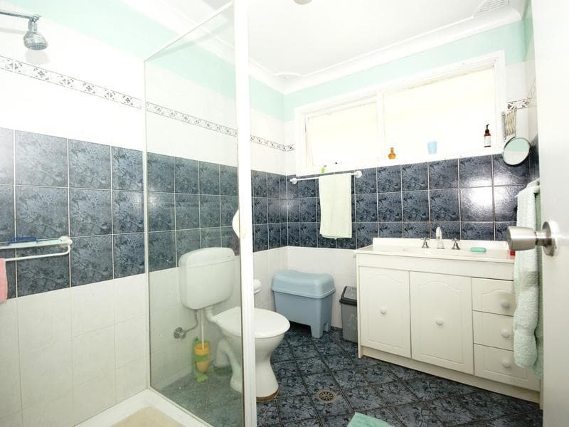 7/13																										Lincoln Road
														
								Port Macquarie, NSW 2444, Blacktown - Thumbnail 6