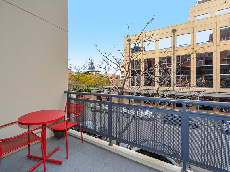 2/30 Saunders Street, Pyrmont, Pyrmont - Image 1
