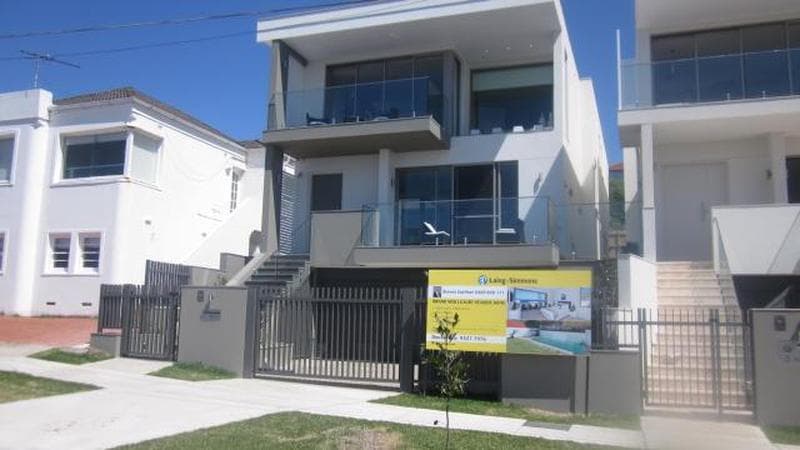 8/113-117																										Duncan Street
														
								Maroubra, NSW 2035, Vaucluse - Thumbnail 3