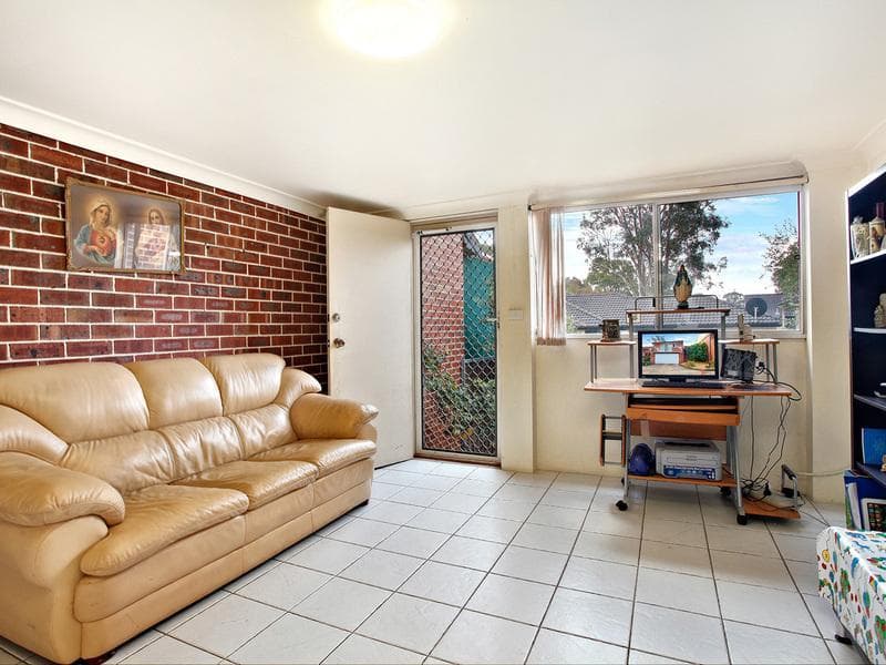 4/42 Wyena Road, Pendle Hill, Pendle Hill - Thumbnail 3