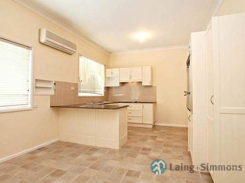 8 A'beckett Street, Granville, Granville - Thumbnail 3