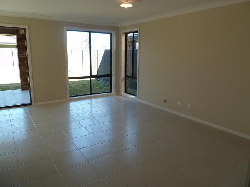 2/43 - 49																										Memorial Avenue
														
								Merrylands, NSW 2160, Ropes Crossing - Thumbnail 2