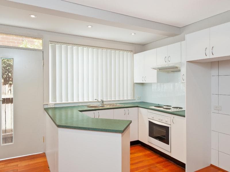 7/31-33																										Fourth Ave
														
								Campsie, NSW 2194, Kogarah - Thumbnail 3