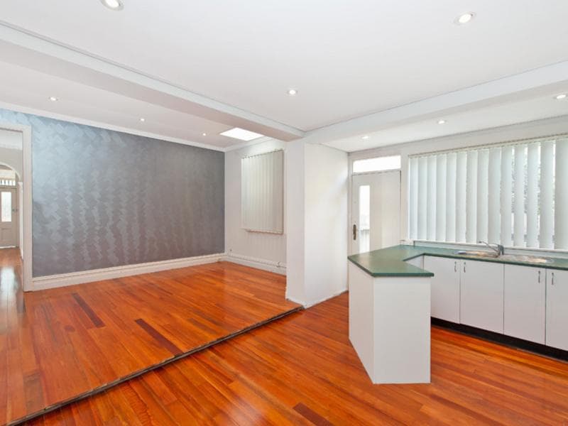 7/31-33																										Fourth Ave
														
								Campsie, NSW 2194, Kogarah - Thumbnail 4