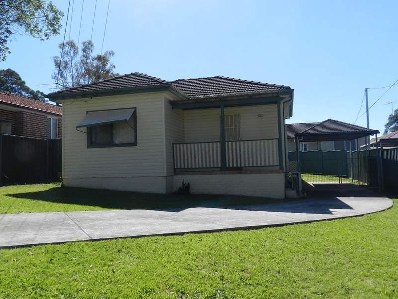 7/13																										Lincoln Road
														
								Port Macquarie, NSW 2444, Mount Druitt - Image 1