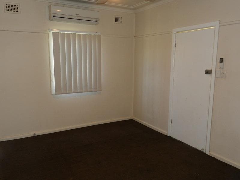 7/13																										Lincoln Road
														
								Port Macquarie, NSW 2444, Mount Druitt - Thumbnail 4