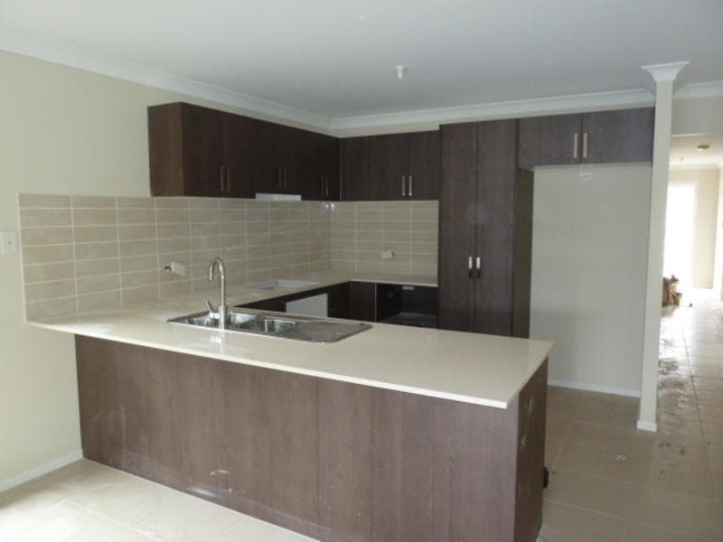 7/13																										Lincoln Road
														
								Port Macquarie, NSW 2444, Ropes Crossing - Thumbnail 2