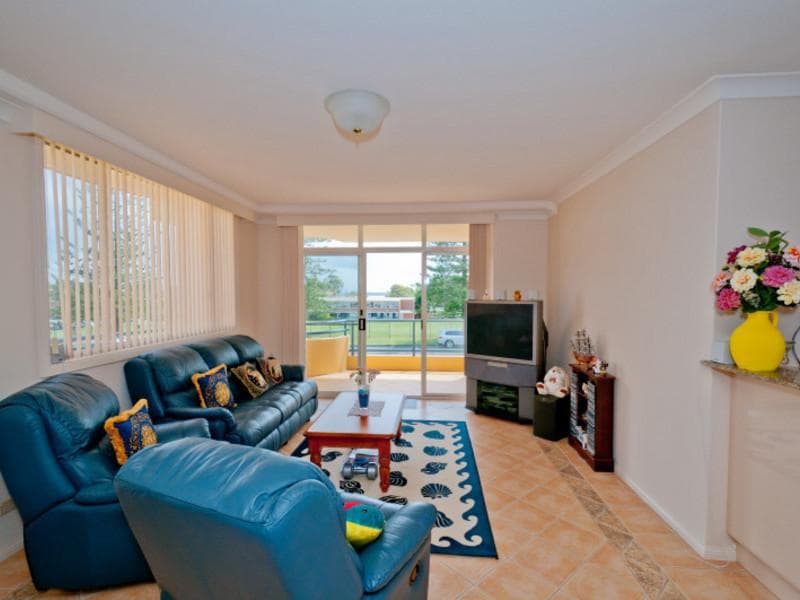 4/30 Burrawan Street, Port Macquarie, Port Macquarie - Thumbnail 5