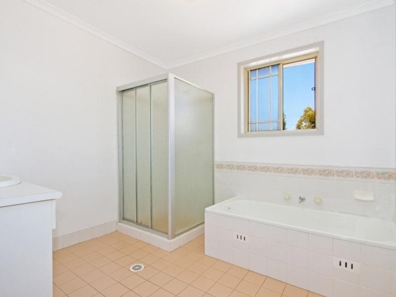 9/8 Hillcrest Road, Quakers Hill, Quakers Hill - Thumbnail 5