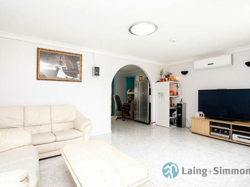 15 Lalich Ave, Bonnyrigg, Bonnyrigg - Thumbnail 3