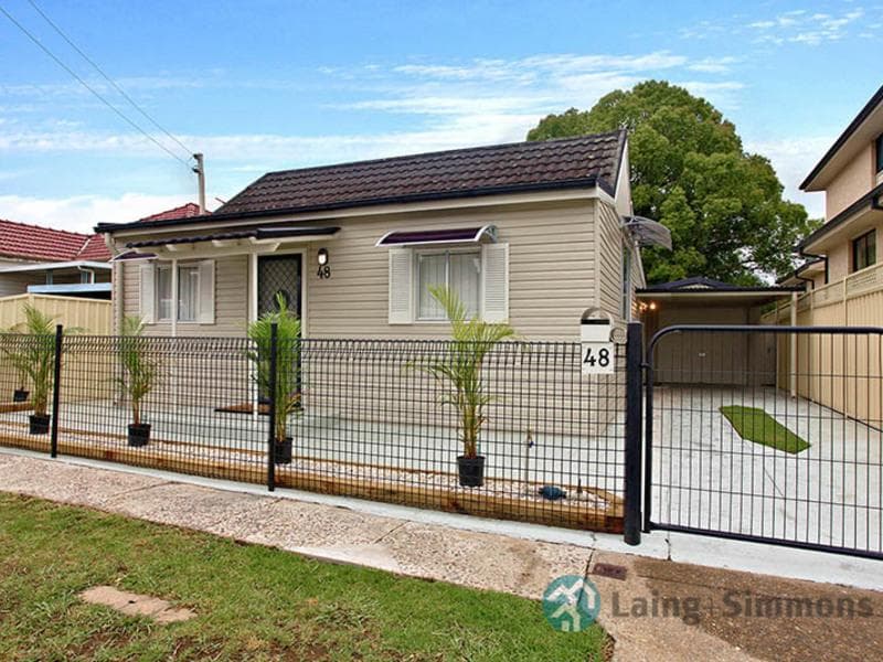 7/13																										Lincoln Road
														
								Port Macquarie, NSW 2444, Granville - Image 1