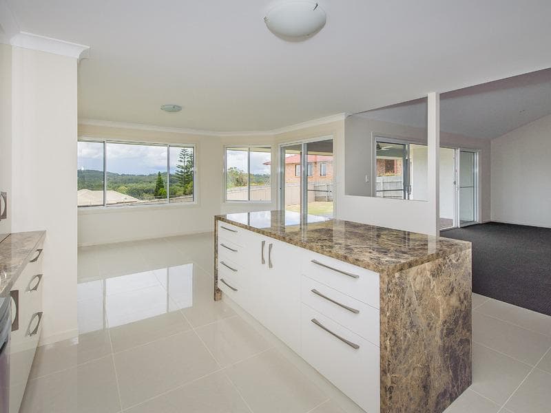21 Banksia Avenue, Port Macquarie, Port Macquarie - Thumbnail 3