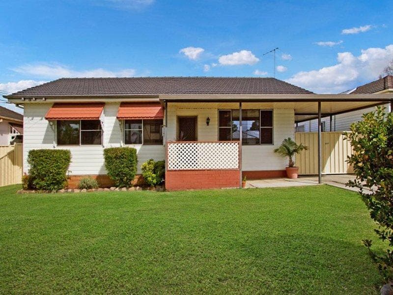 7/13																										Lincoln Road
														
								Port Macquarie, NSW 2444, Marayong - Image 1