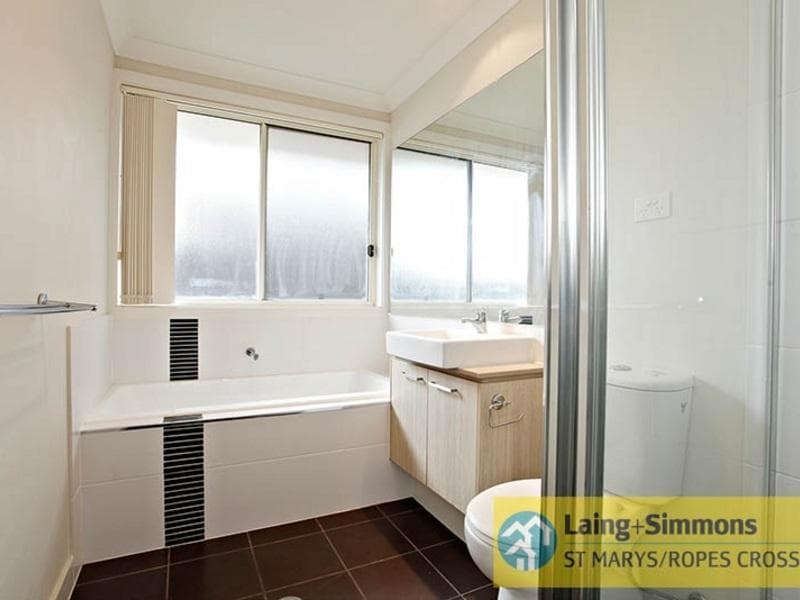 7/31-33																										Fourth Ave
														
								Campsie, NSW 2194, Ropes Crossing - Thumbnail 7