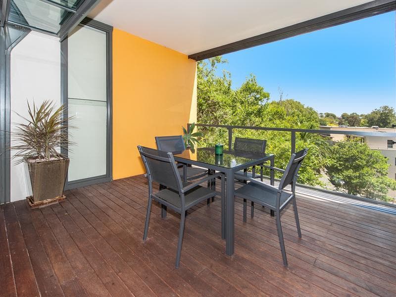 202/7 Sterling Circuit, Camperdown, Camperdown - Thumbnail 2