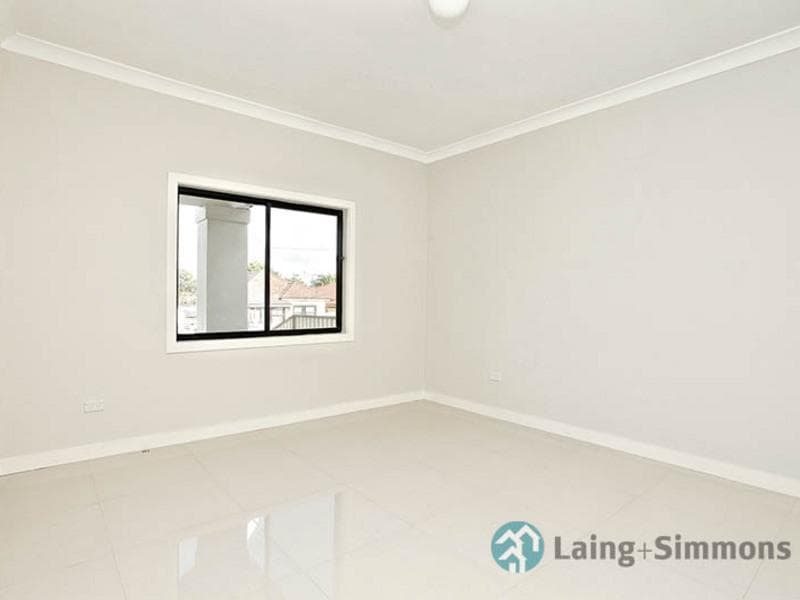 7/31-33																										Fourth Ave
														
								Campsie, NSW 2194, Granville - Thumbnail 4