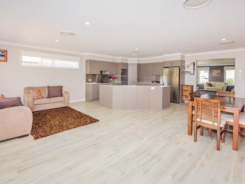7/31-33																										Fourth Ave
														
								Campsie, NSW 2194, Port Macquarie - Thumbnail 3