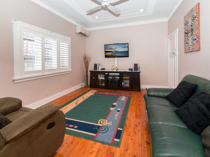 18 Hollands Avenue, Marrickville, Marrickville - Thumbnail 4