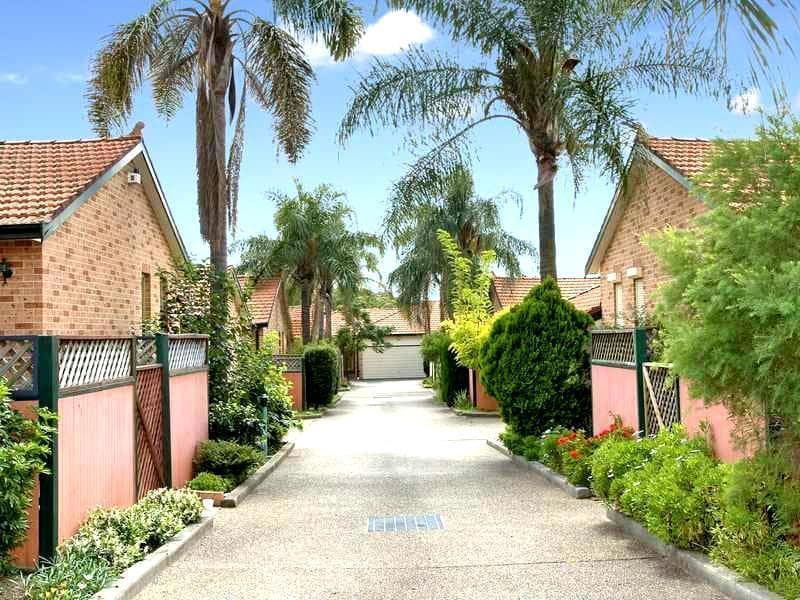 3/77 Boronia Rd, Greenacre, Greenacre - Image 1