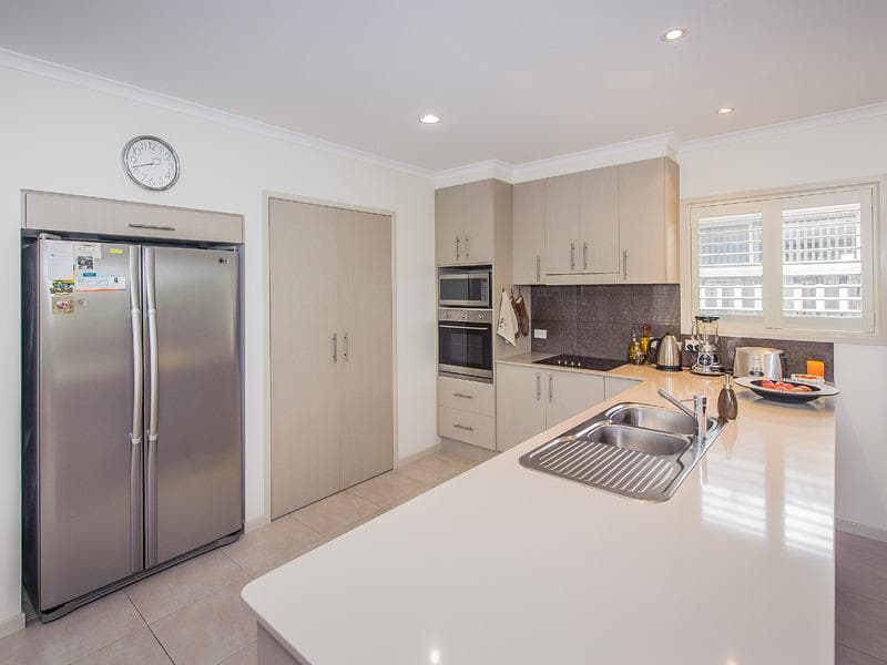 6/83																										Old South Head Road
														
								Bondi Junction, NSW 2022, Port Macquarie - Thumbnail 2
