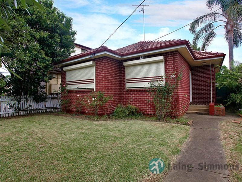 1/5																										Geary Street
														
								Port Macquarie, NSW 2444, Guildford - Image 1