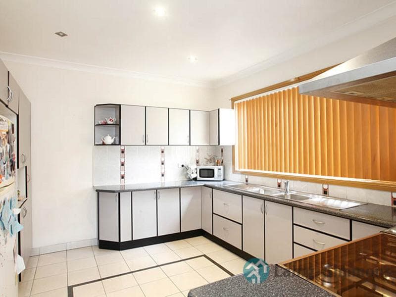1/5																										Geary Street
														
								Port Macquarie, NSW 2444, Guildford - Thumbnail 2