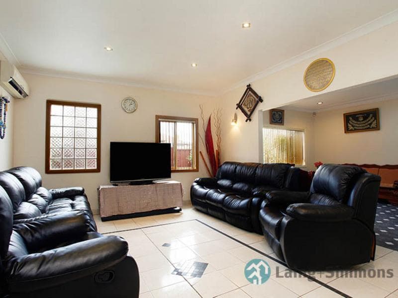 1/5																										Geary Street
														
								Port Macquarie, NSW 2444, Guildford - Thumbnail 3