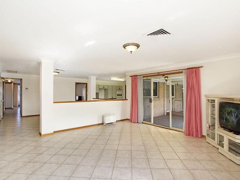 23 Chateau Tce, Quakers Hill, Quakers Hill - Thumbnail 2