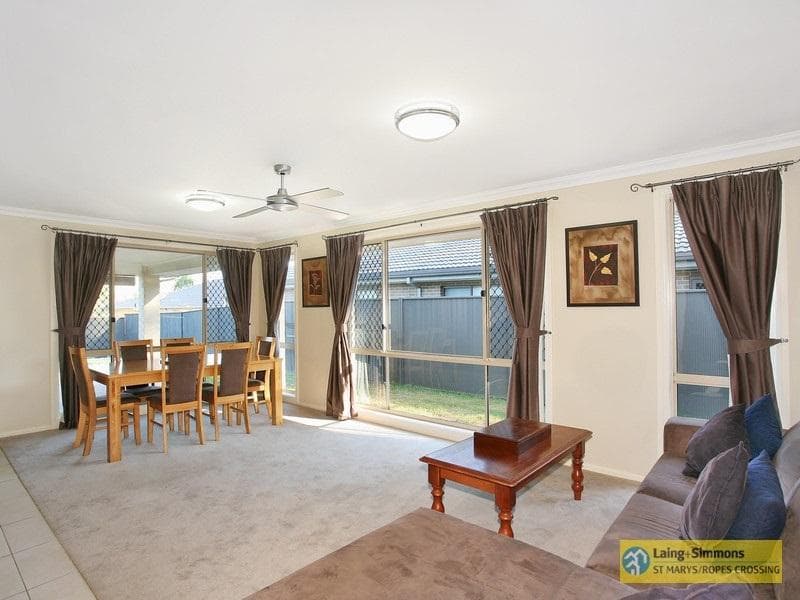31 Bluebell Crescent, Ropes Crossing, Ropes Crossing - Thumbnail 2