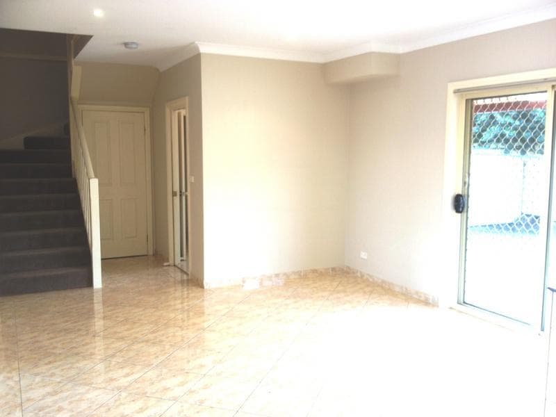 10/7 Altair Close, Hinchinbrook, Hinchinbrook - Thumbnail 2