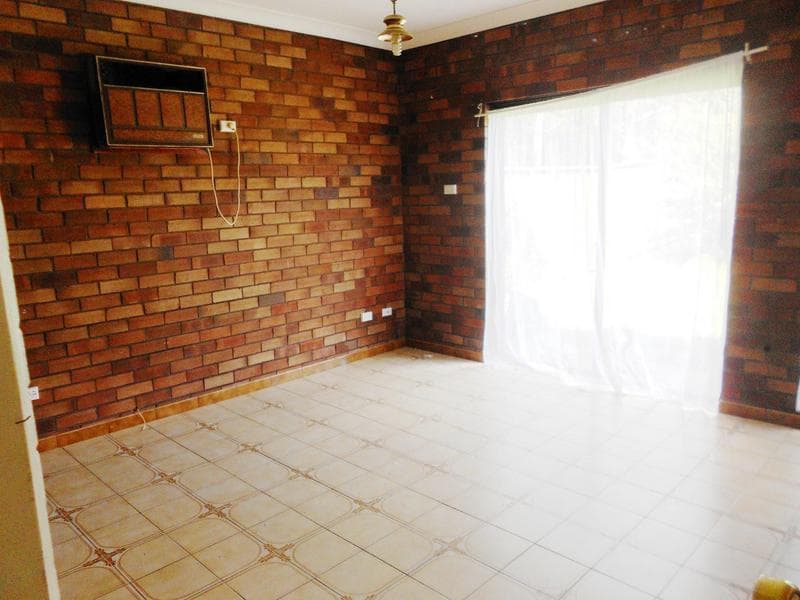 70 & 70b Earle Street, Doonside, Doonside - Thumbnail 3