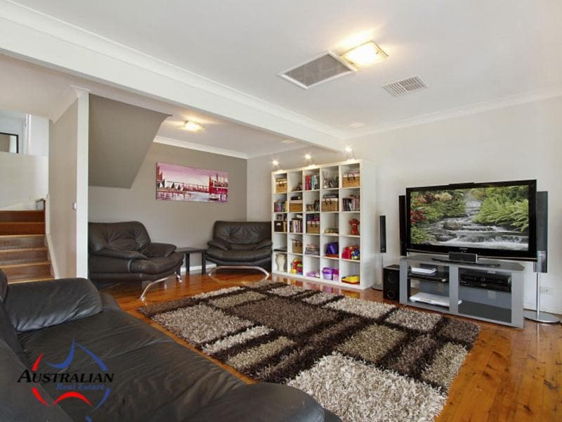 9 James Cook Drive, Kings Langley, Kings Langley - Thumbnail 3