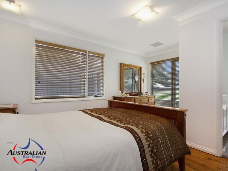 9 James Cook Drive, Kings Langley, Kings Langley - Thumbnail 6