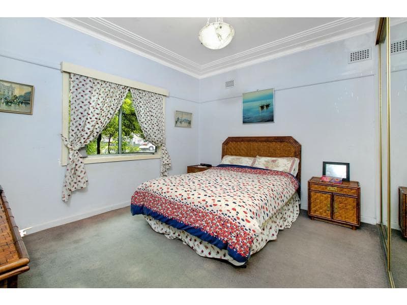 1/5																										Geary Street
														
								Port Macquarie, NSW 2444, Dee Why - Thumbnail 5