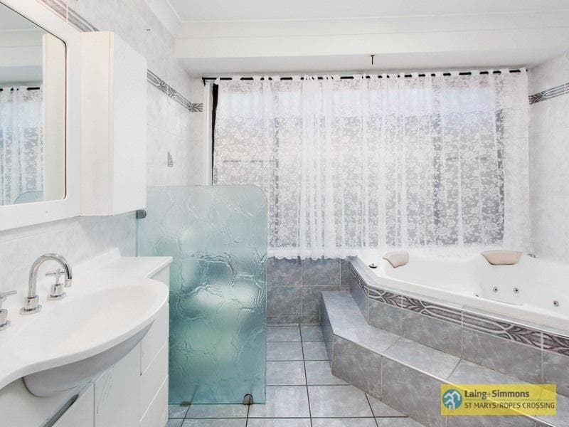 142 Explorers Way, St Clair, St Clair - Thumbnail 6