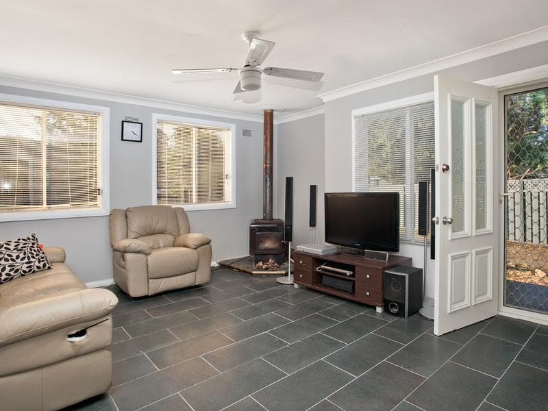13 Hatherton Road, Tregear, Tregear - Thumbnail 4