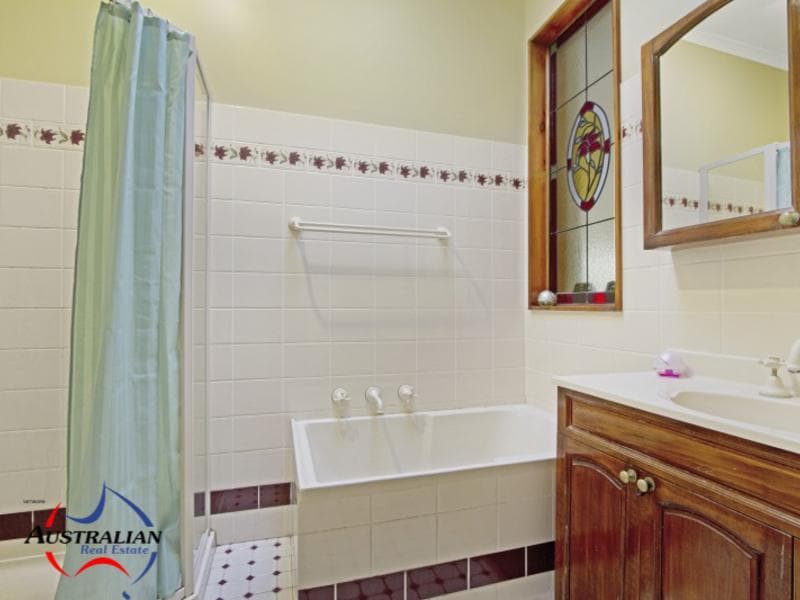 24 Gladys Crescent, Seven Hills, Seven Hills - Thumbnail 6