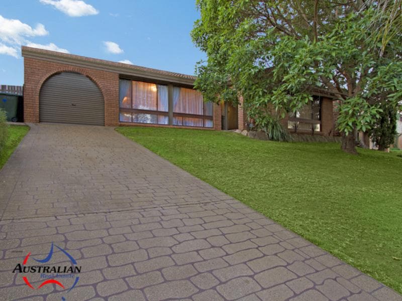 102 James Cook Drive, Kings Langley, Kings Langley - Image 1