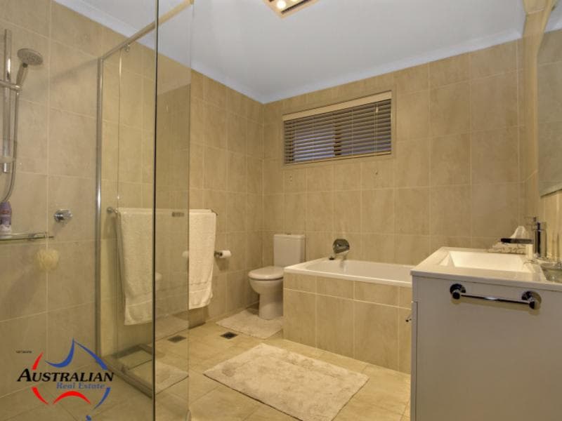 102 James Cook Drive, Kings Langley, Kings Langley - Thumbnail 5