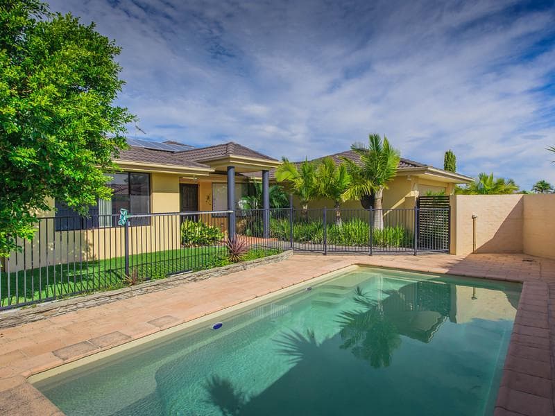 11 Garnet Avenue, Port Macquarie, Port Macquarie - Thumbnail 2