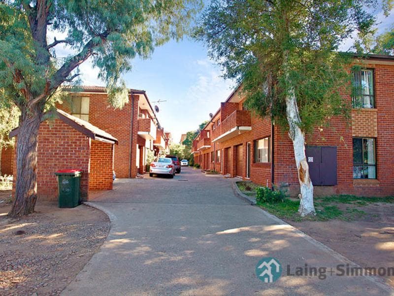 4/24 Railway Parade, Fairfield, Fairfield - Image 1