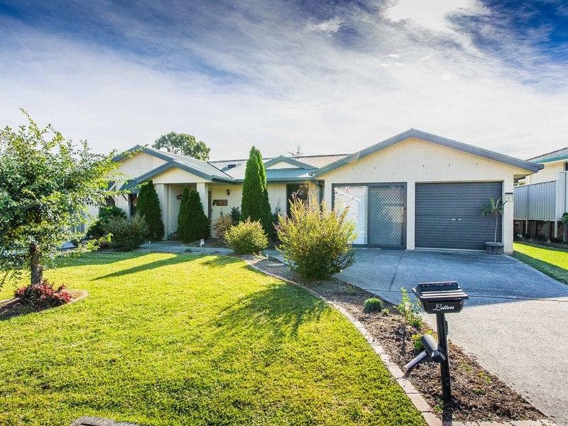 11 Pandorea Place, Port Macquarie, Port Macquarie - Image 1