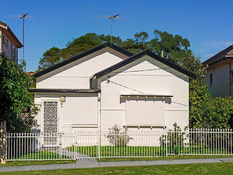 2/1																										Nilson Avenue
														
								Hillsdale, NSW 2036, Kingsford - Image 1