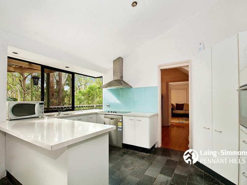 25 Longworth Crescent, Castle Hill, Castle Hill - Thumbnail 2