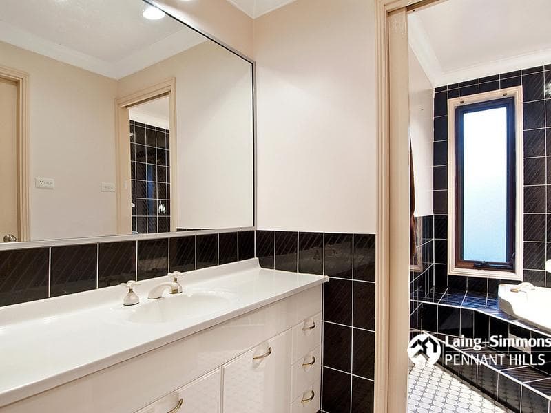 25 Longworth Crescent, Castle Hill, Castle Hill - Thumbnail 4