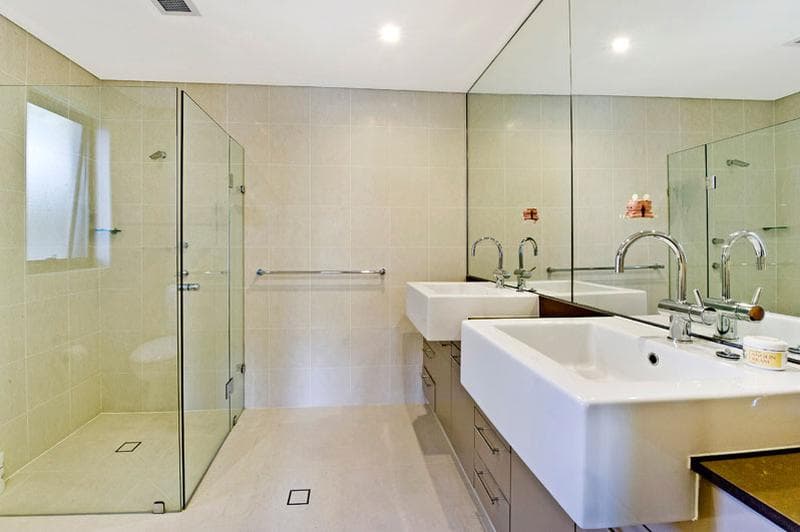 6/83																										Old South Head Road
														
								Bondi Junction, NSW 2022, Woollahra - Thumbnail 8