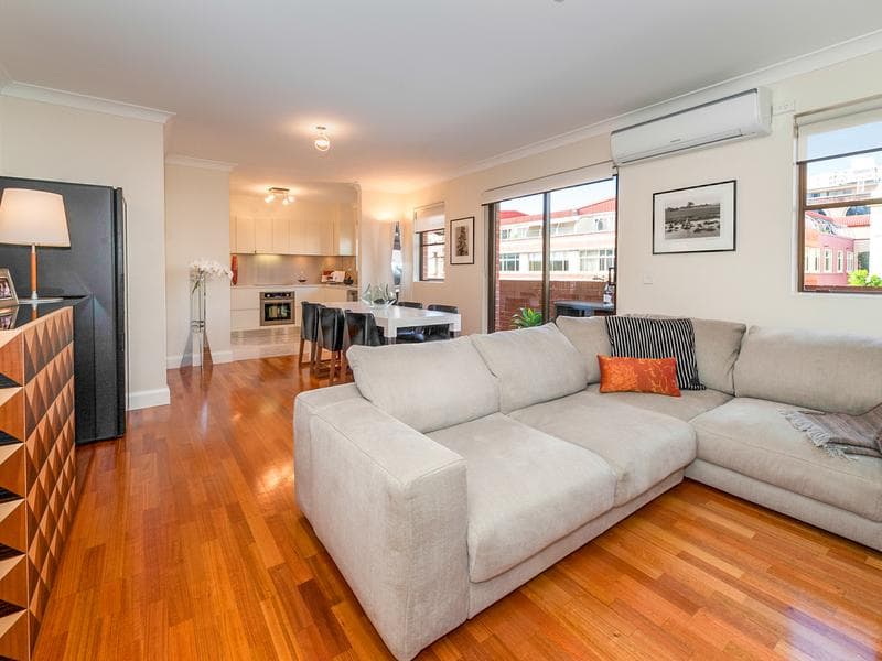 15/137 Forbes Street, Woolloomooloo, Woolloomooloo - Thumbnail 2