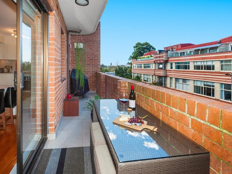 15/137 Forbes Street, Woolloomooloo, Woolloomooloo - Thumbnail 3
